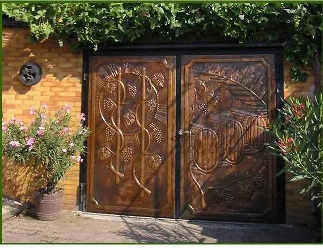 Gaestehaus Kiesgen-mendgen בית הארחה ברנקסטל - קיס