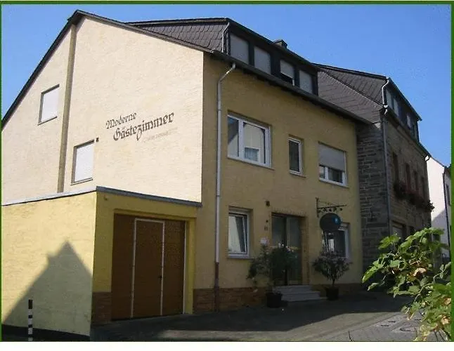 בית הארחה Gaestehaus Kiesgen-mendgen 3*